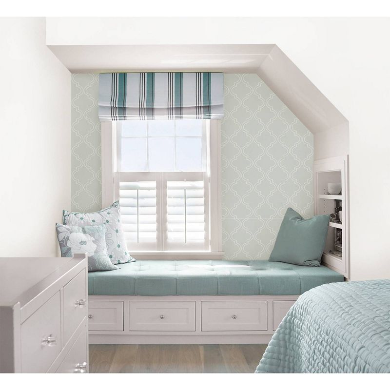 NuWallpaper Quatrefoil Peel & Stick Wallpaper Gray