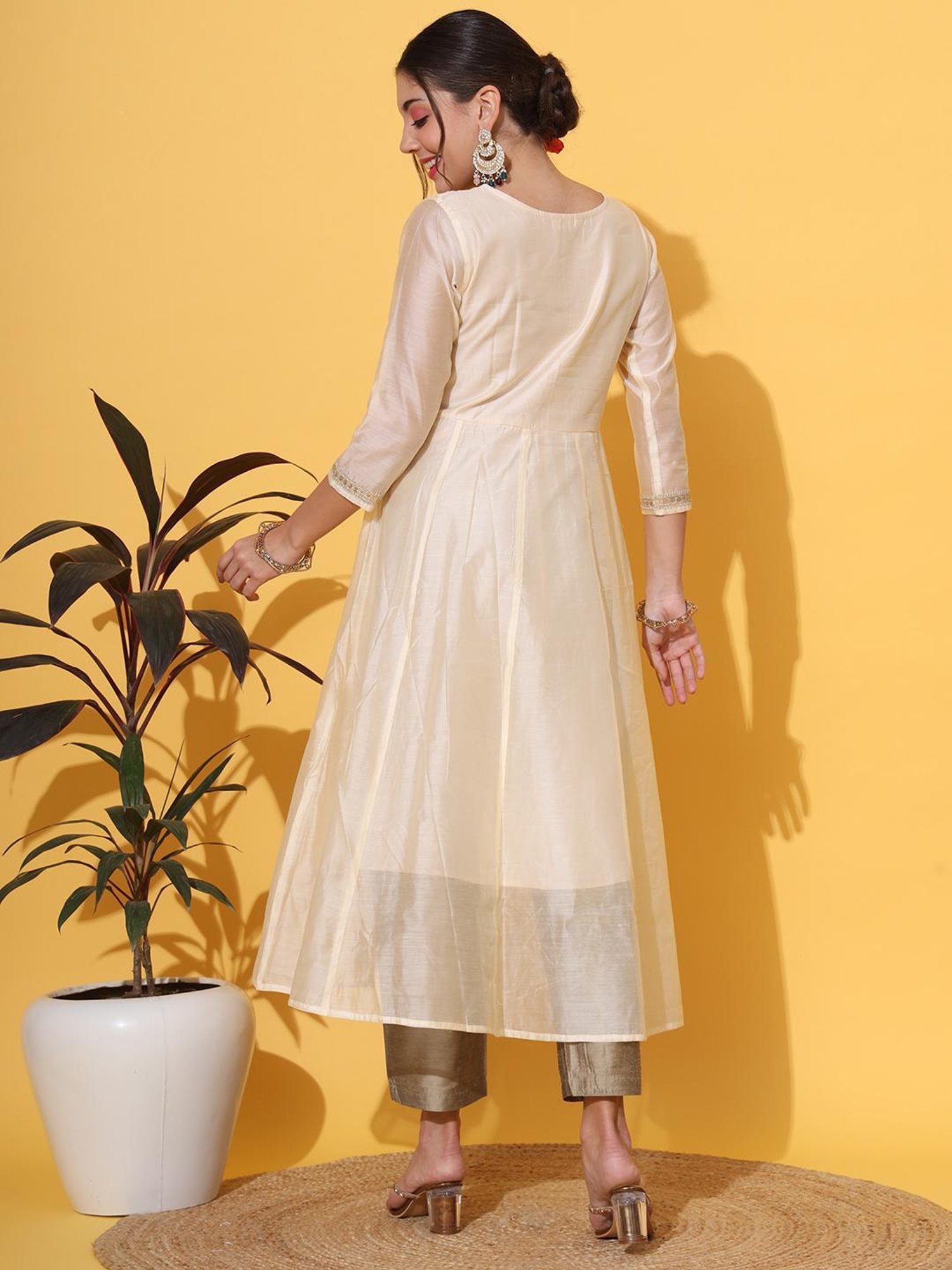 DECKEDUP Cream Embellished Kurta With Pants