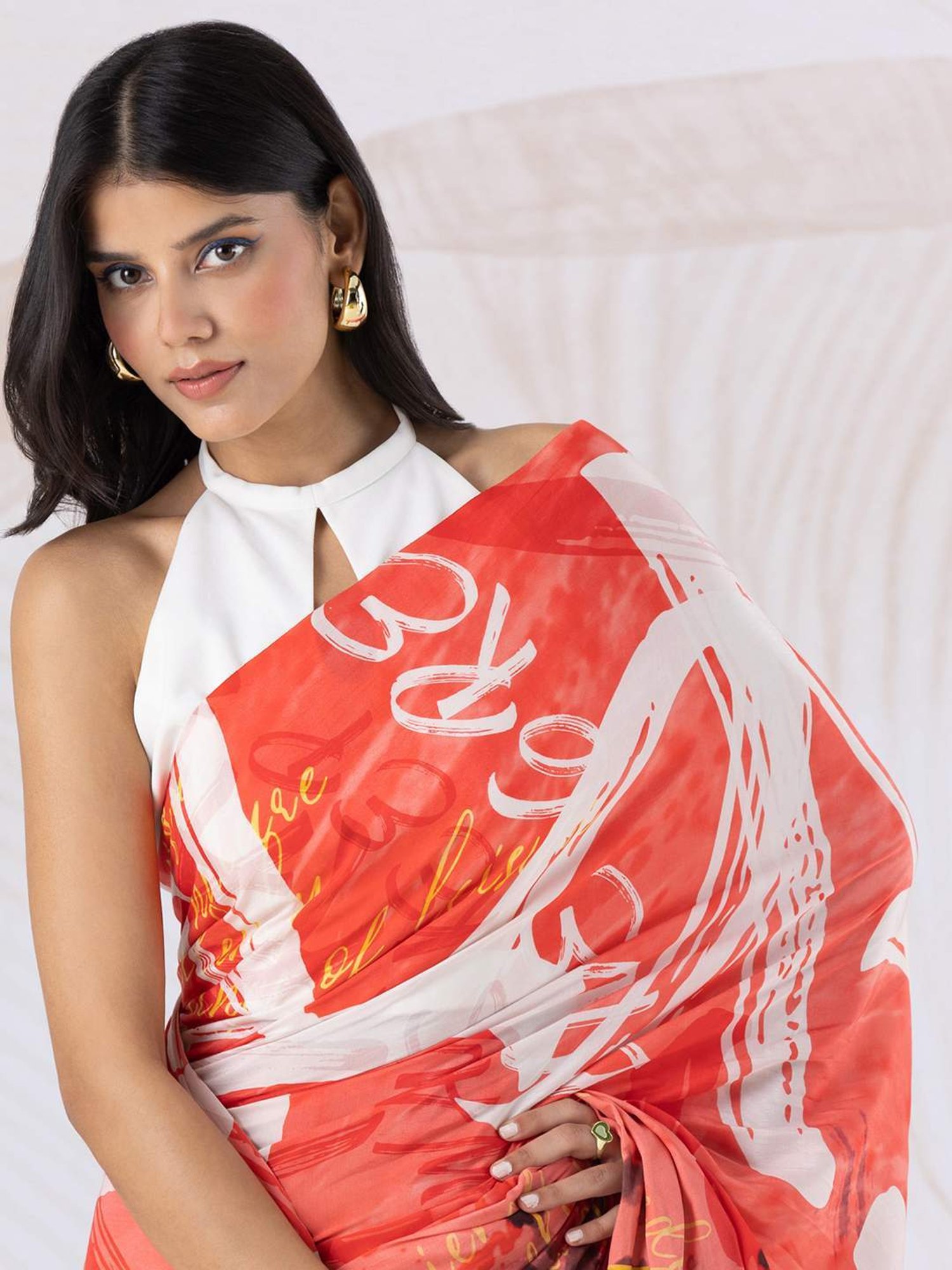 navyasa by liva Peach & Green Printed Saree With Unstitched Blouse