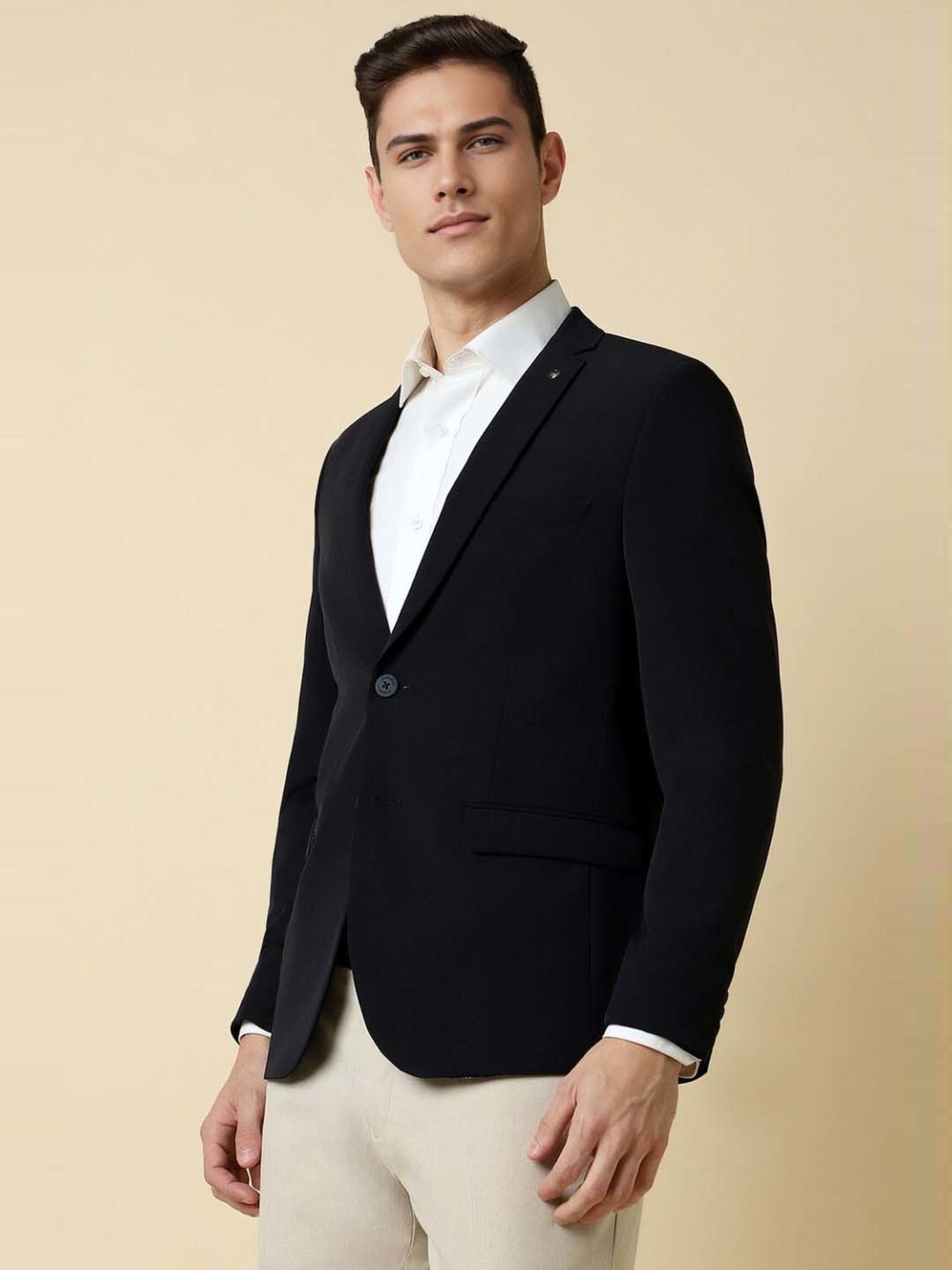 Arrow Sports Green Regular Fit Texture Waistcoat