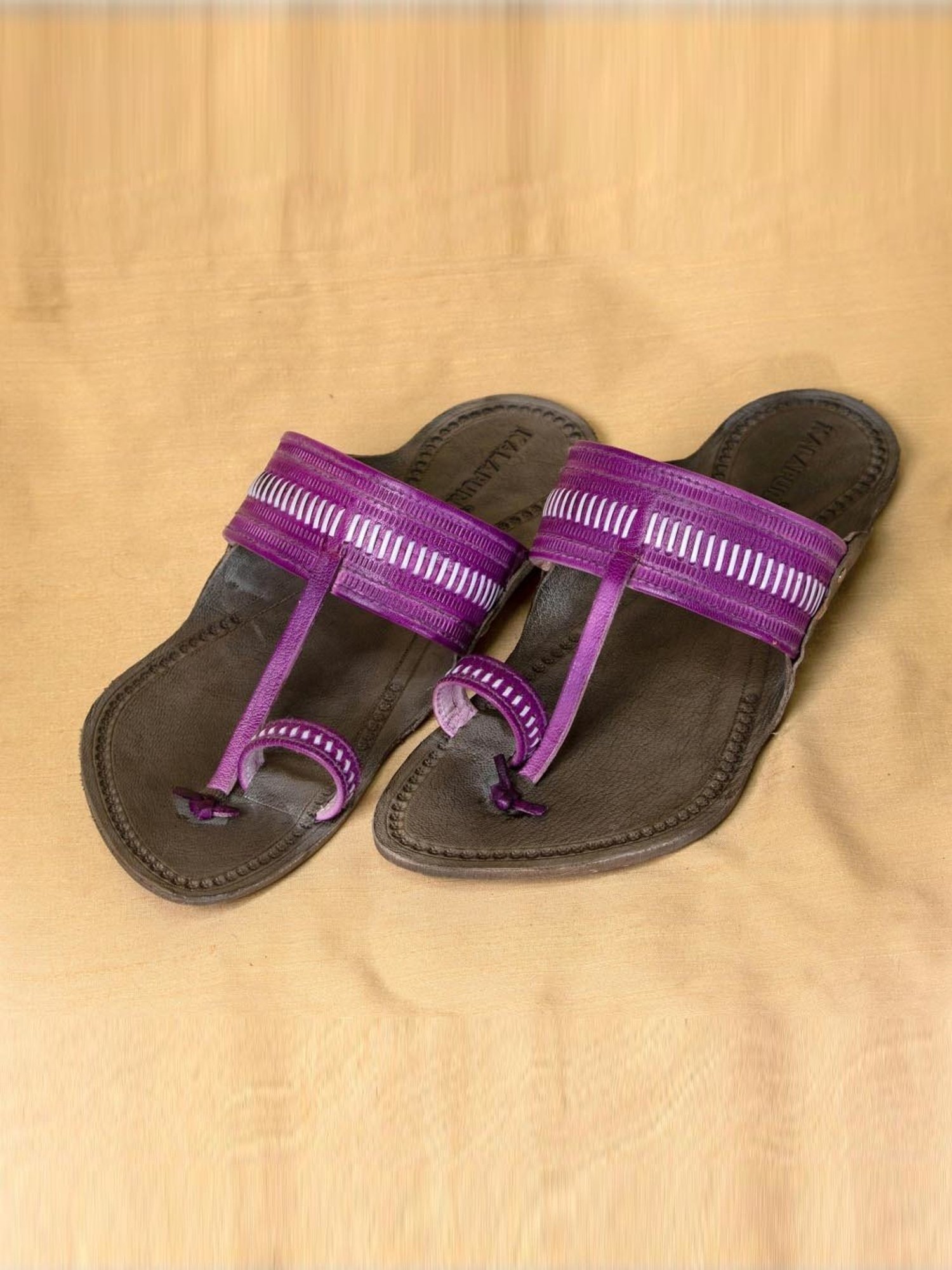 Kalapuri Men's Grey Kolhapuri Sandals