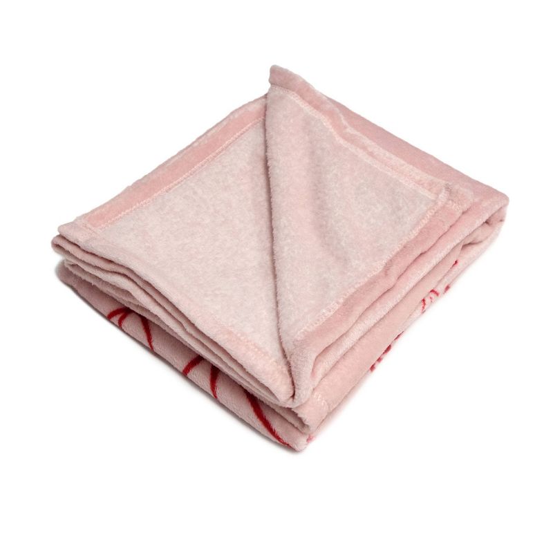 Netflix: To All the Boys I've Loved Before Peter vs John Throw