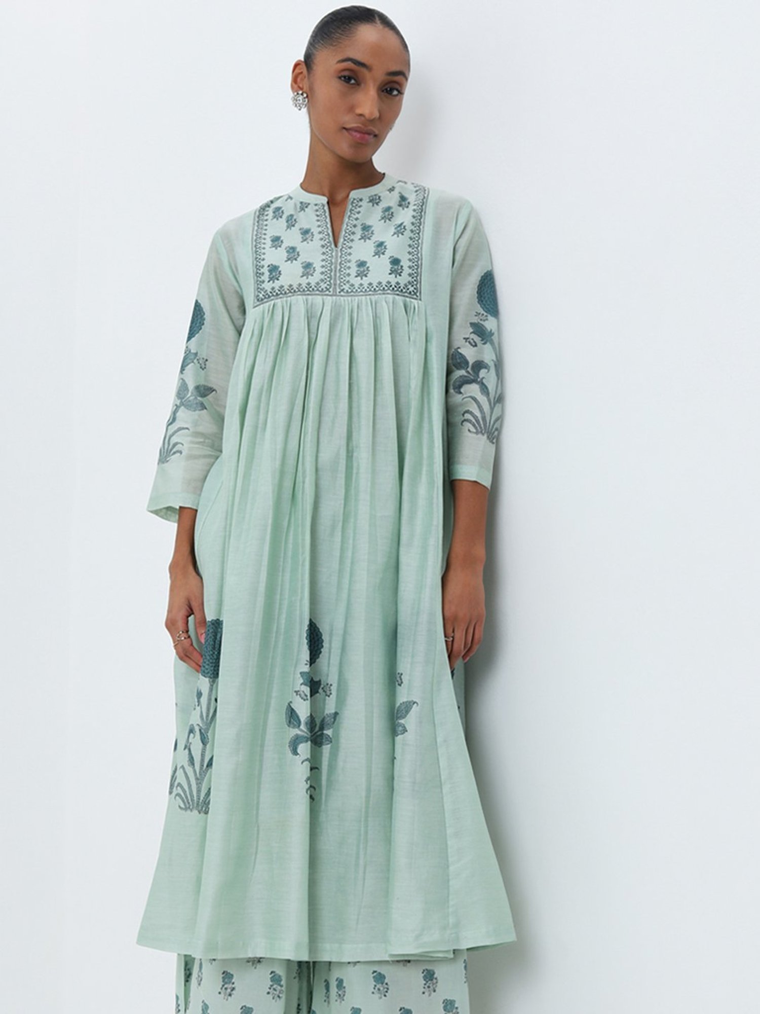 Zuba by Westside Sea Green Floral Printed A-Line Kurta with Inner