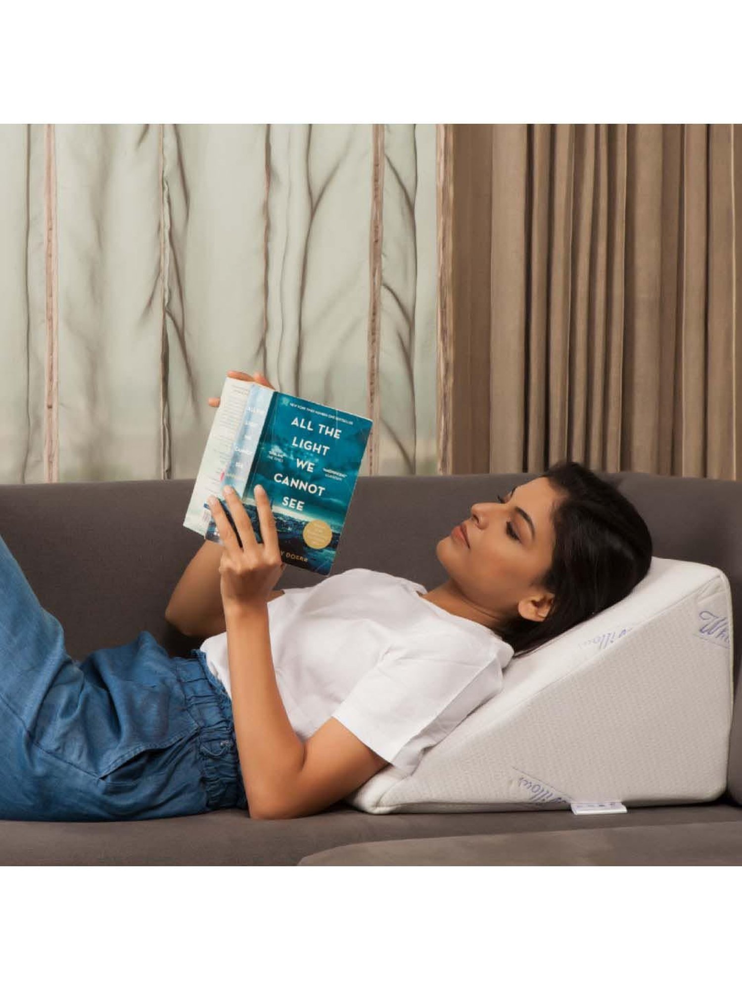 The White Willow Black Orthopaedic Mid Backrest Memory Foam Pillow - Set of 1