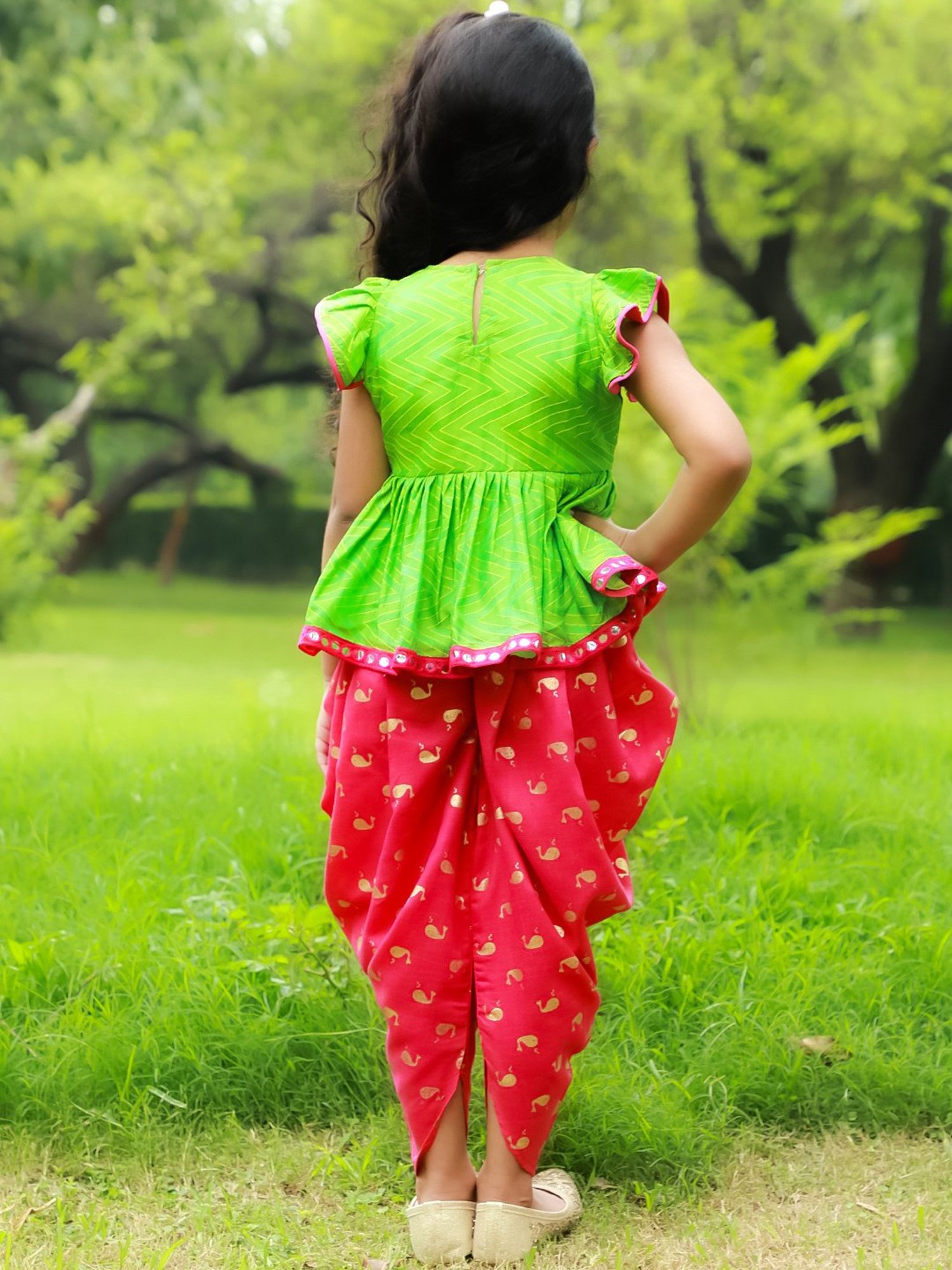 TWISHA Kids Green & Pink Printed Top with Dhoti