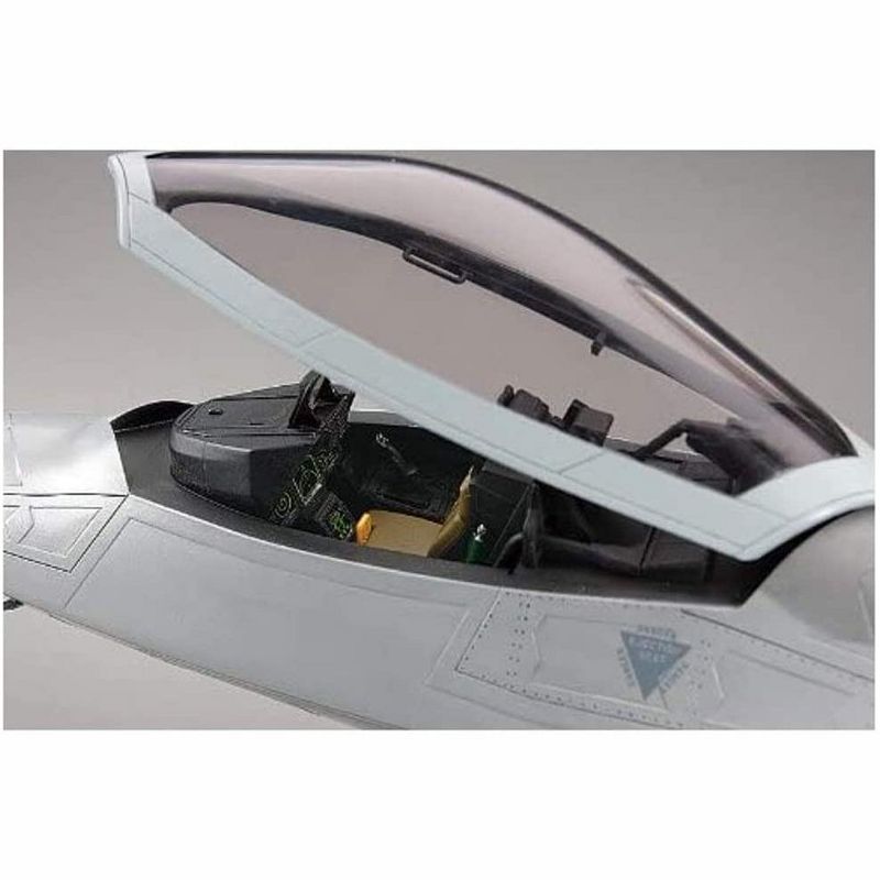 Hasegawa 1/48 F-22 Raptor USAF Plastic Model Kit