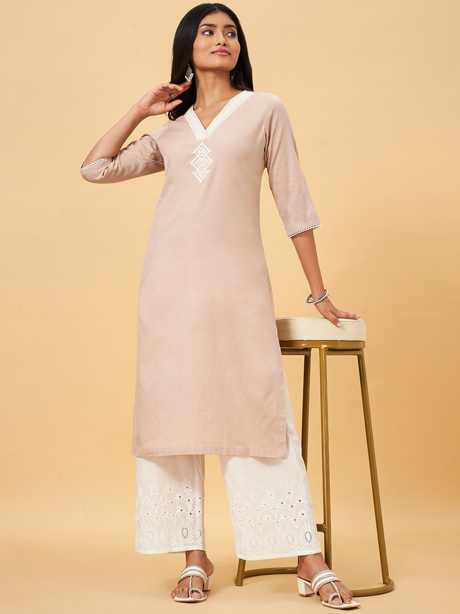 Rangmanch by Pantaloons Pink Cotton Embroidered Straight Kurta