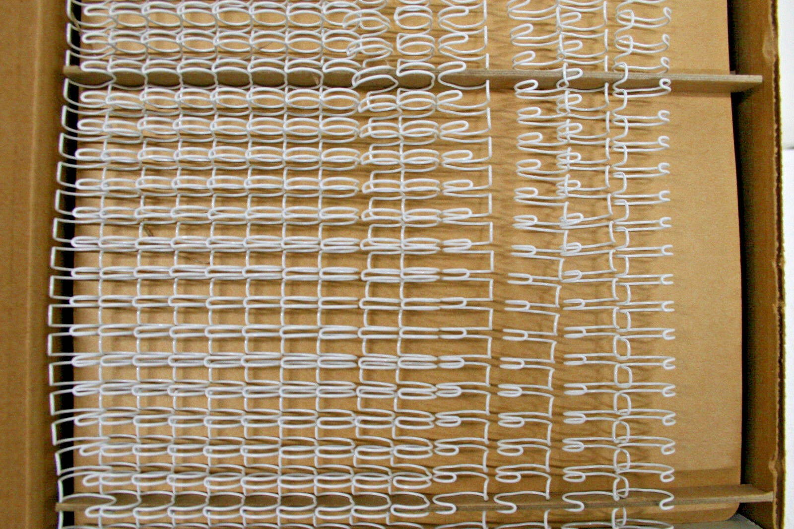 GBC 9775019 Wire Binding Elements Twin Loop 3/8" x 32 3:1 White NEW