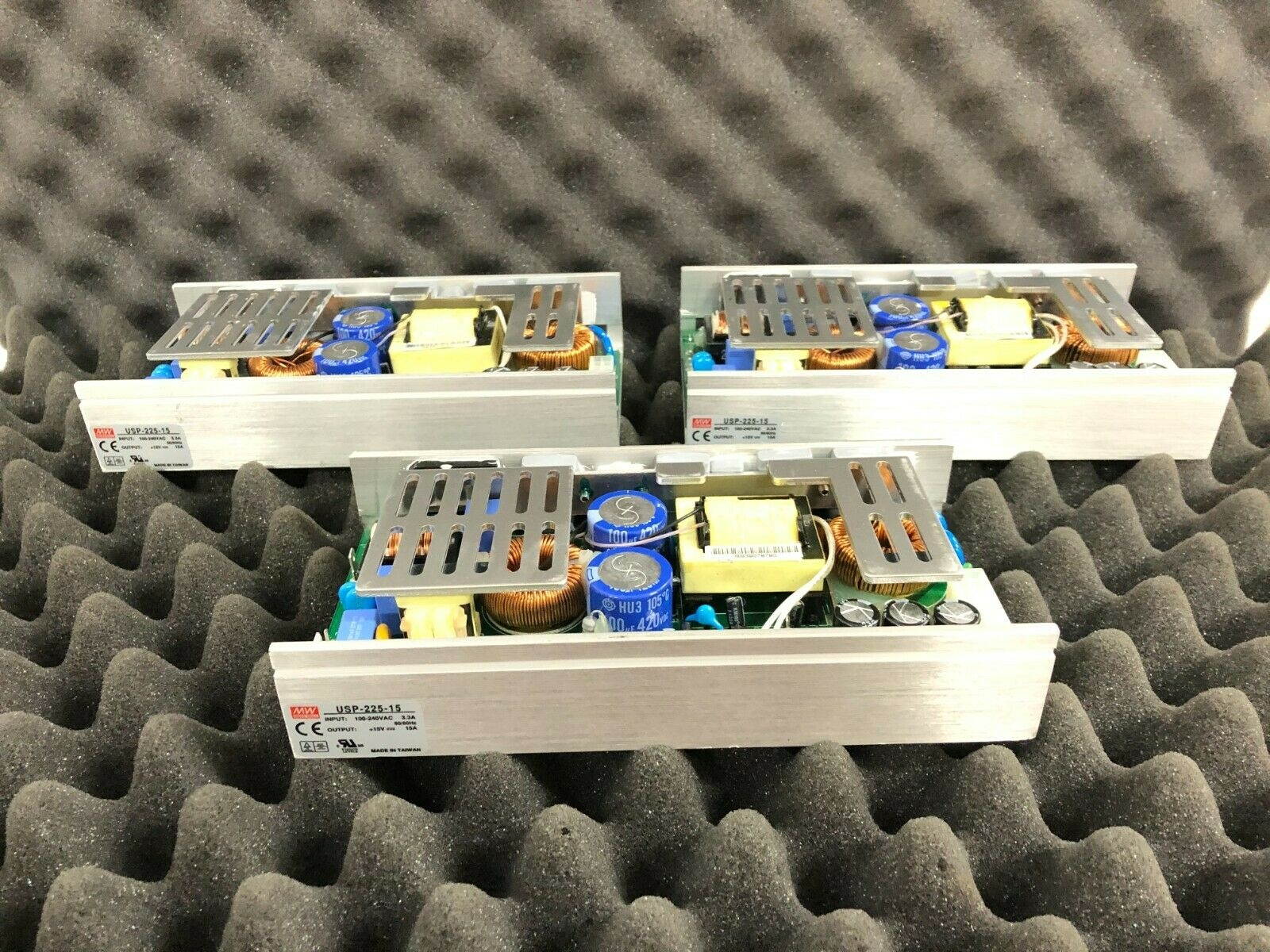 LOT OF 3 Mean Well USP-225-15 AC/DC Power Supply Single-OUT 15V 15AMP