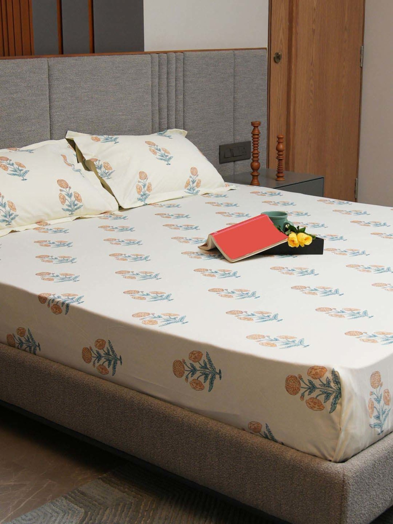 Urban Space White & Blue Cotton 200 TC Single Bedsheet with 1 Pillow Cover