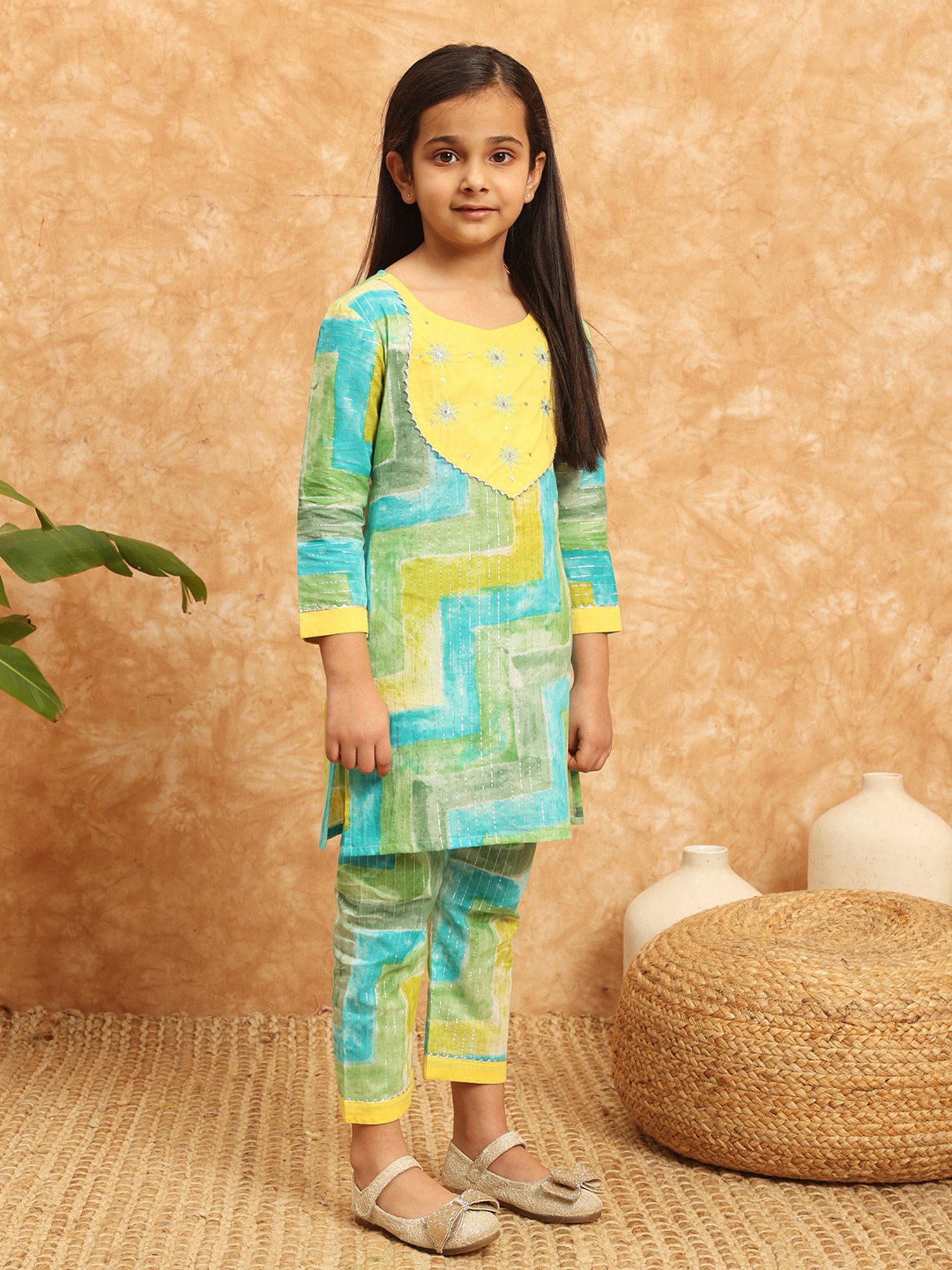 READIPRINT FASHIONS Kids Green & Yellow Printed Kurti with Pants