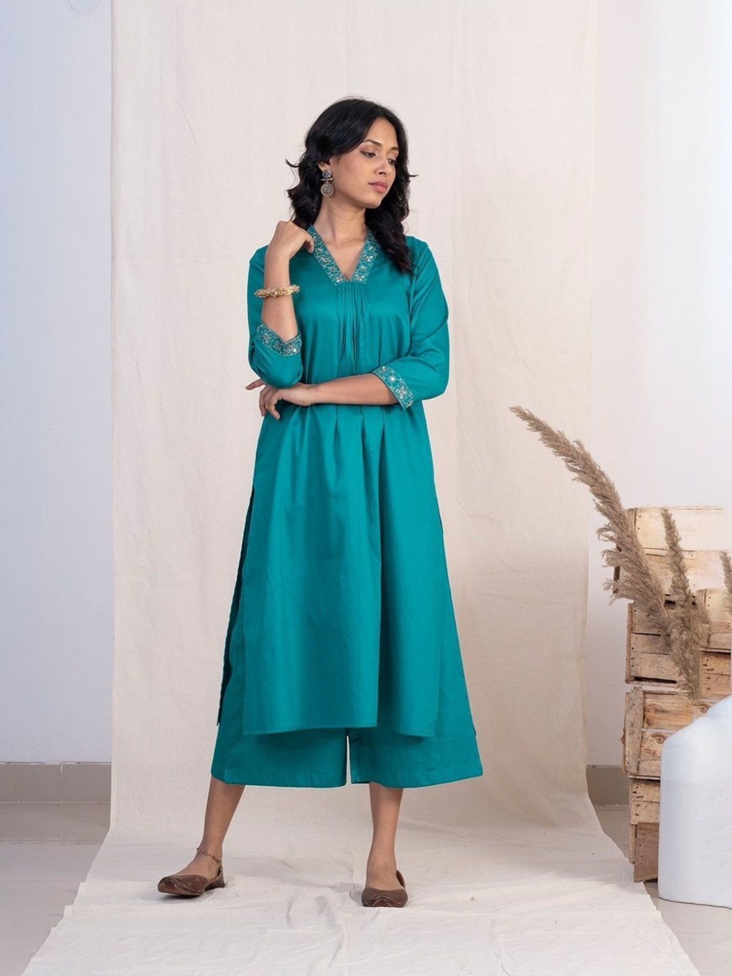 Akiso Jashn Blue V Neck Multiple Pleats Kurta Set With Plazzo And Pink Dupatta