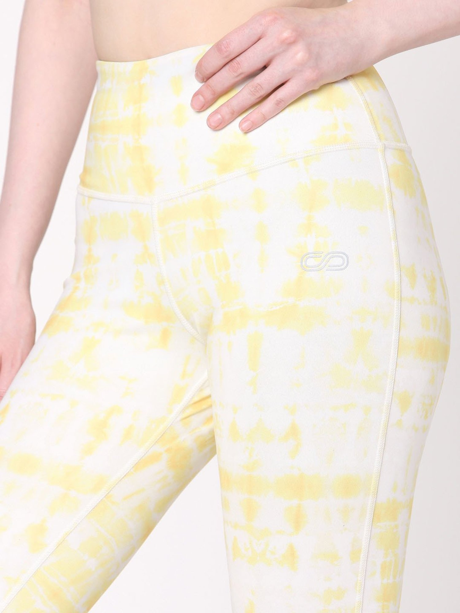 SILVERTRAQ White & Yellow Tie - Dye Capris