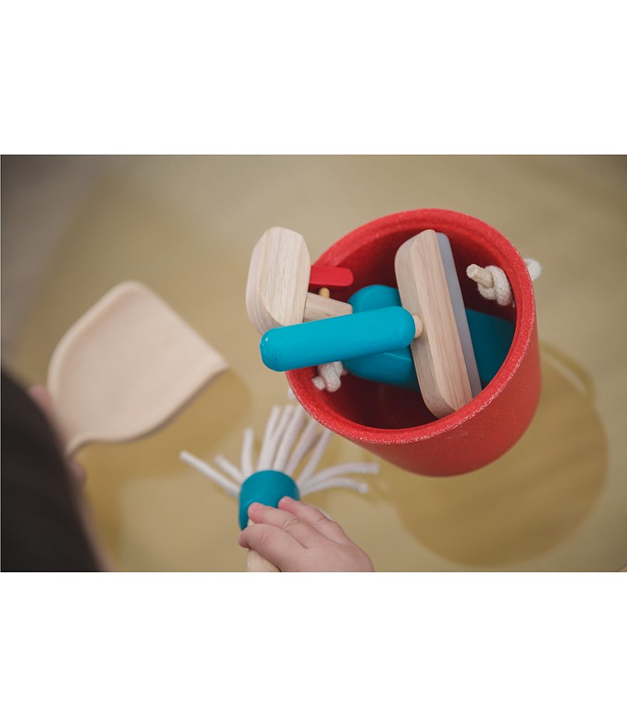 Plan Toys Cleaning Set