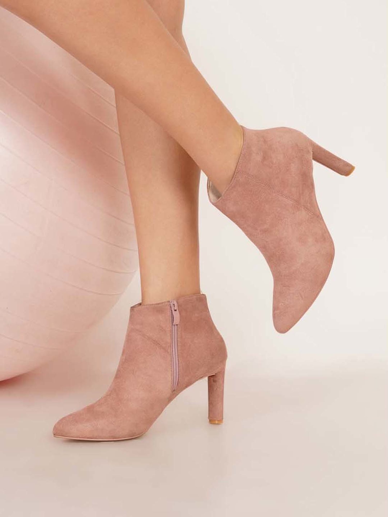 Sherrif Women's Nude Casual Booties