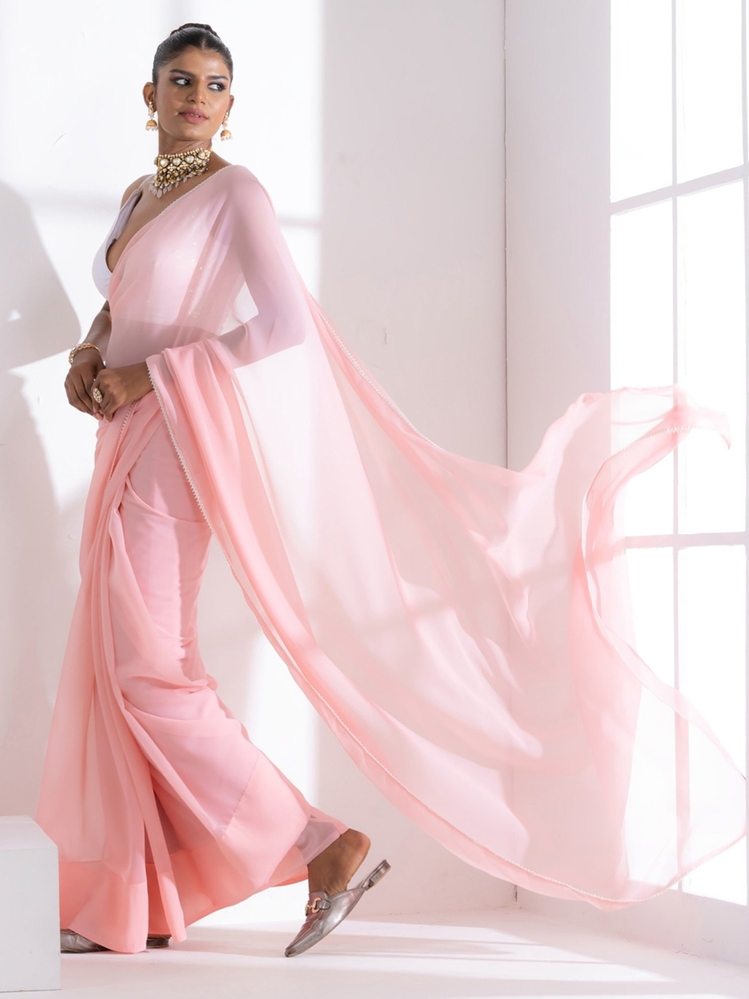 Swtantra Pink Plain Saree With Unstitched Blouse