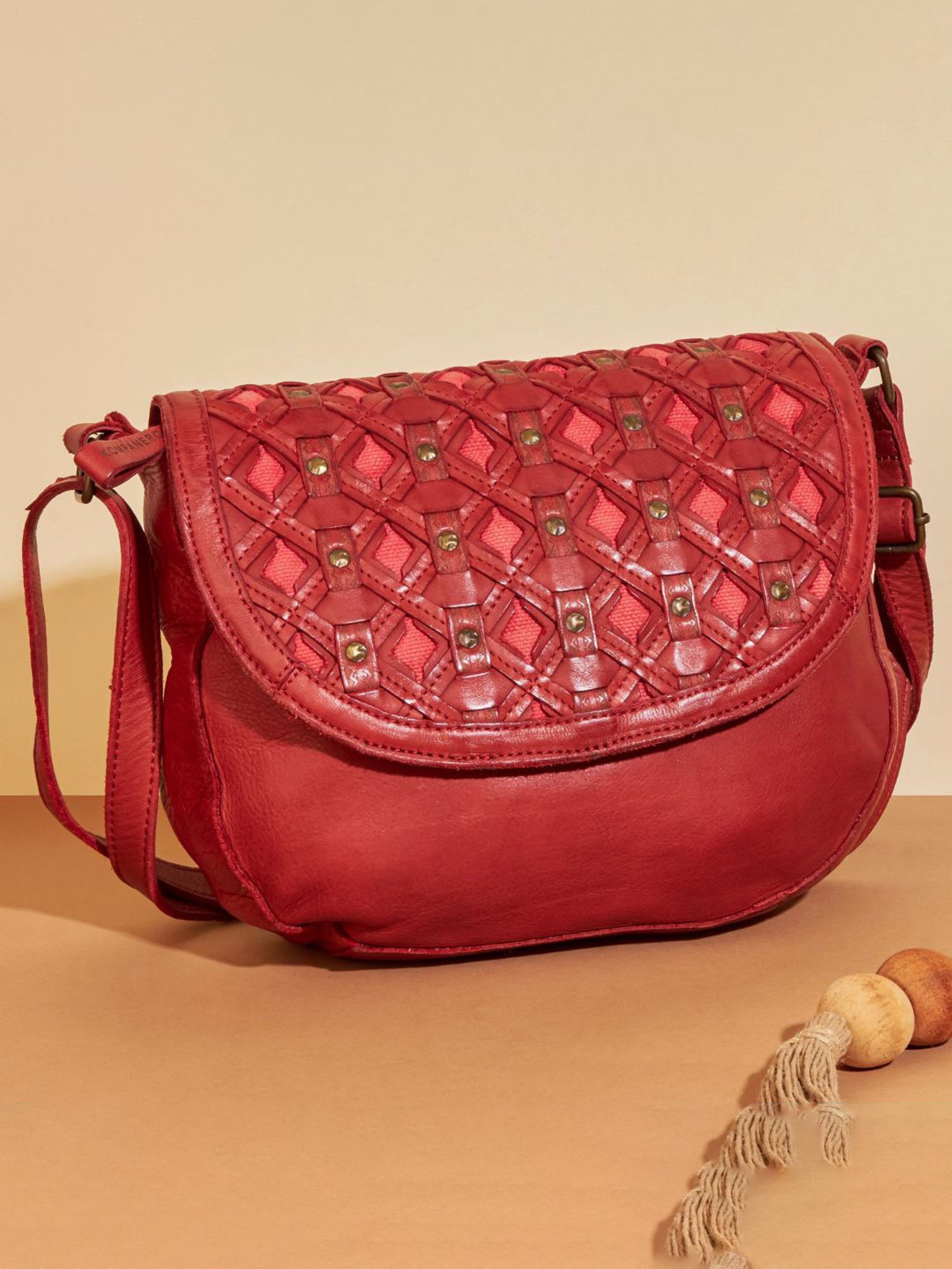 KOMPANERO Valentina Red Leather Textured Sling Handbag