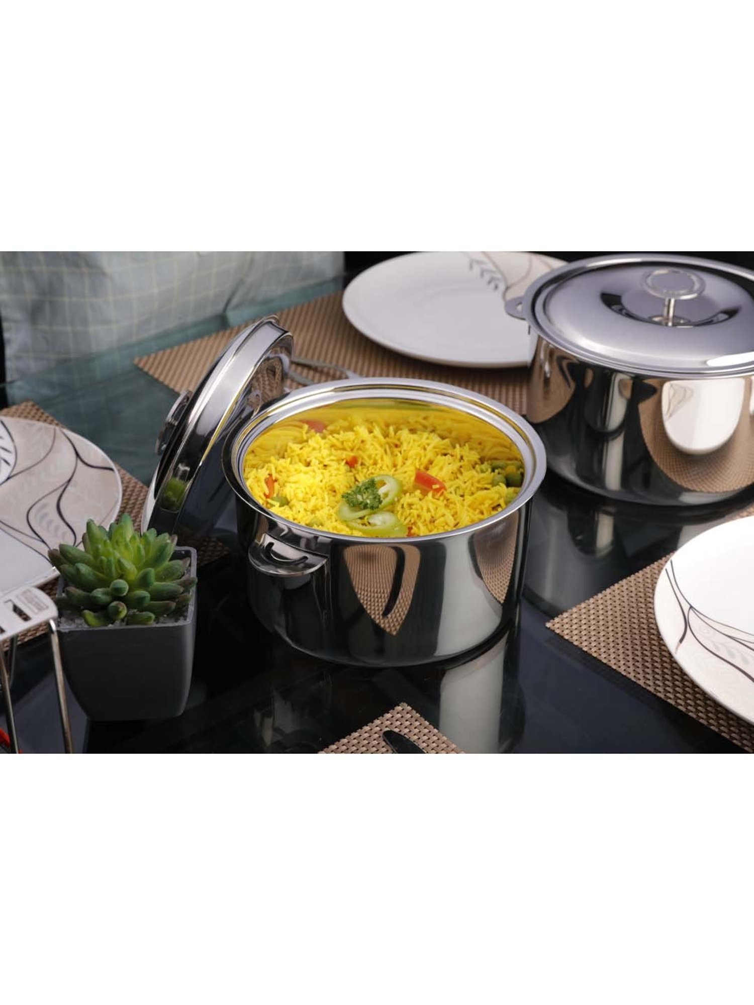 Nirlon Gas Compatible Aluminium Casserole with Bakelite Handle - 2.6 L
