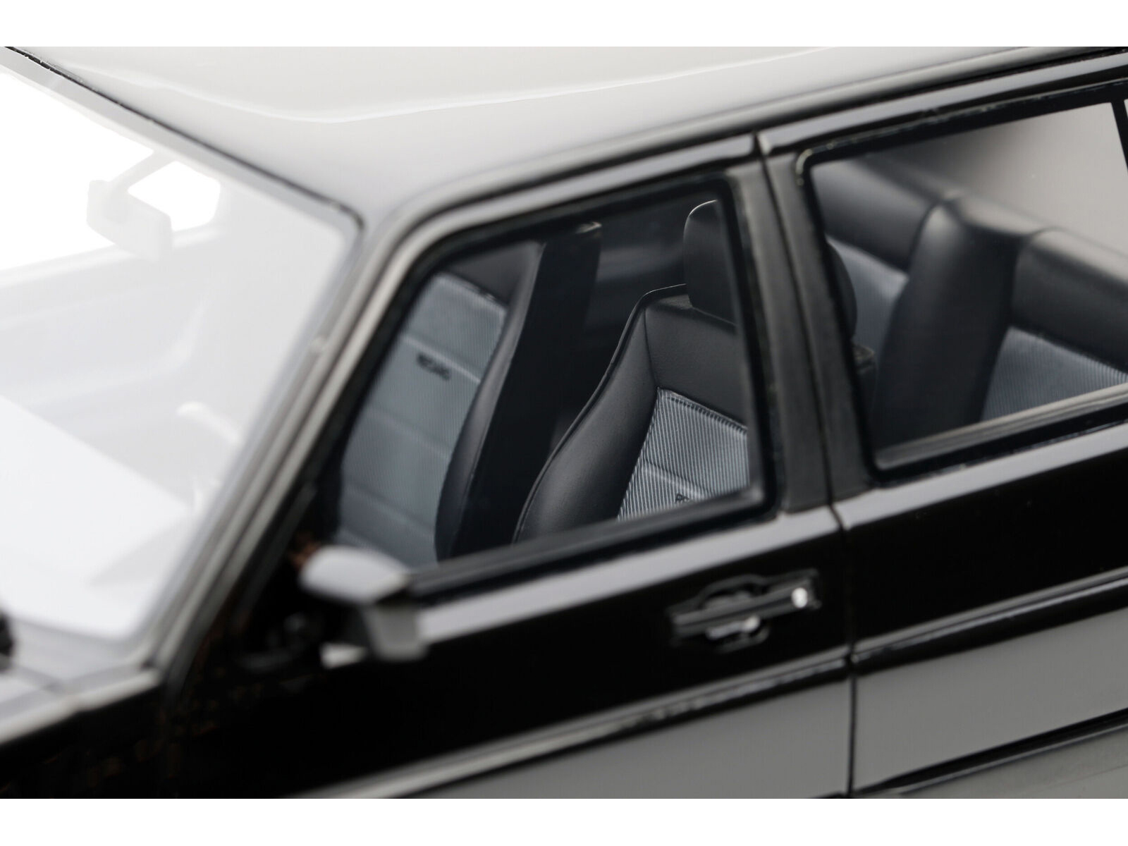 1987 Volkswagen Jetta Mk2 Black Limited Edition to 2000 pieces Worldwide 1/18 Model Car by Otto Mobile