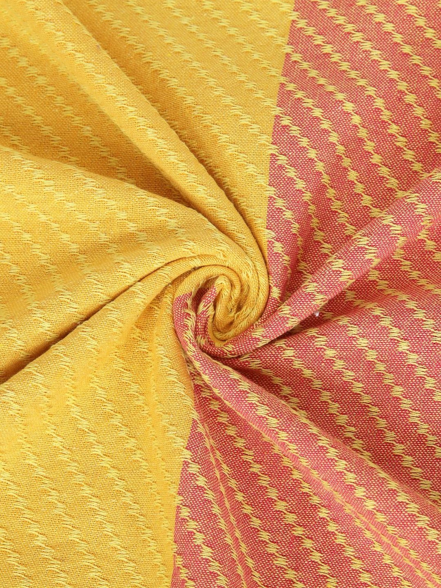 DDECOR Live beautiful Geometric Insignia Dove 210 TC Cotton Comforters - Set of 3