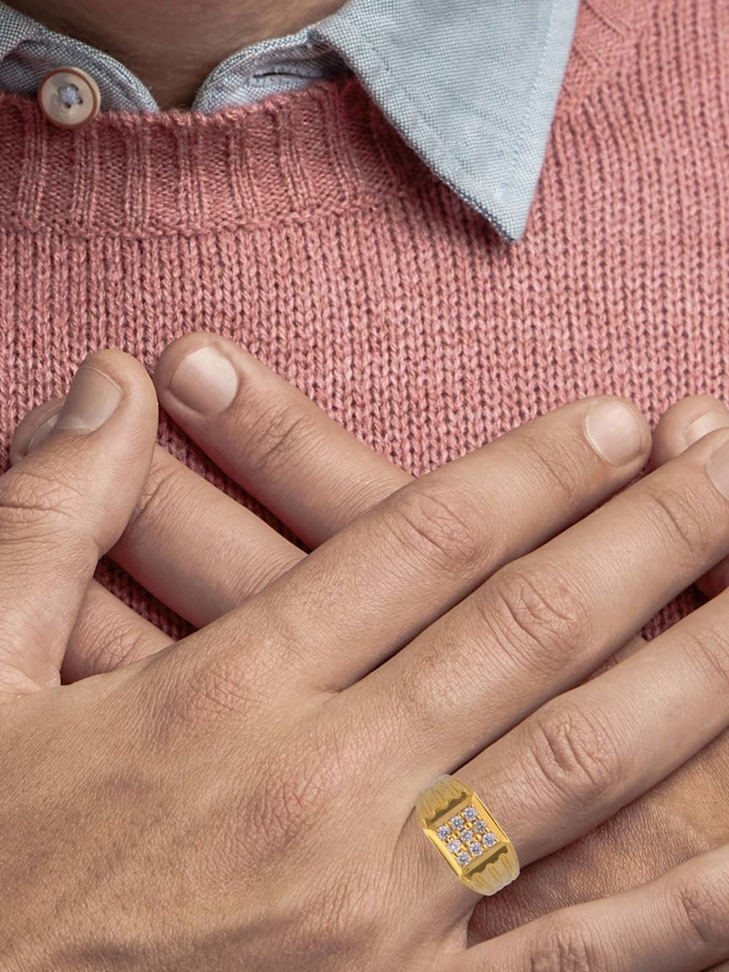 CKC Timeless Elegance: Traditional Close-Set Gold Ring with Zircon