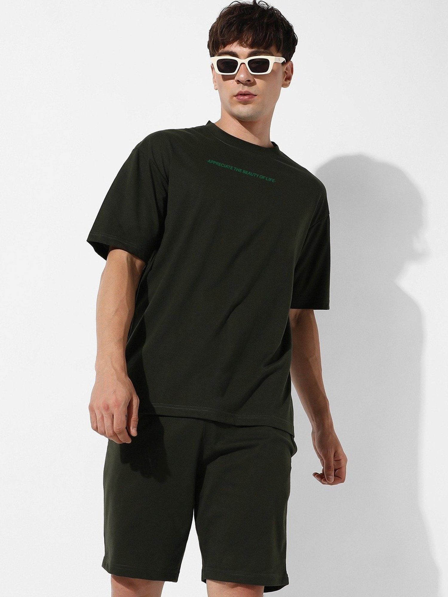 Campus Sutra Forest Green Regular Fit Oversized Smell The Flower Printed Co-Ord Set