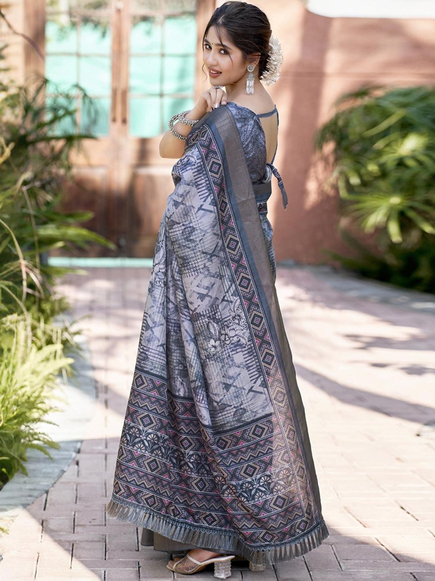 Satrani Grey Silk Geometric Print Saree With Unstitched Blouse