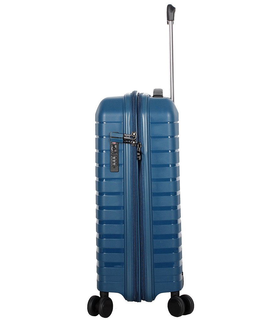 Pathfinder Resort Collection 20#double; Carry-On Hardside Spinner