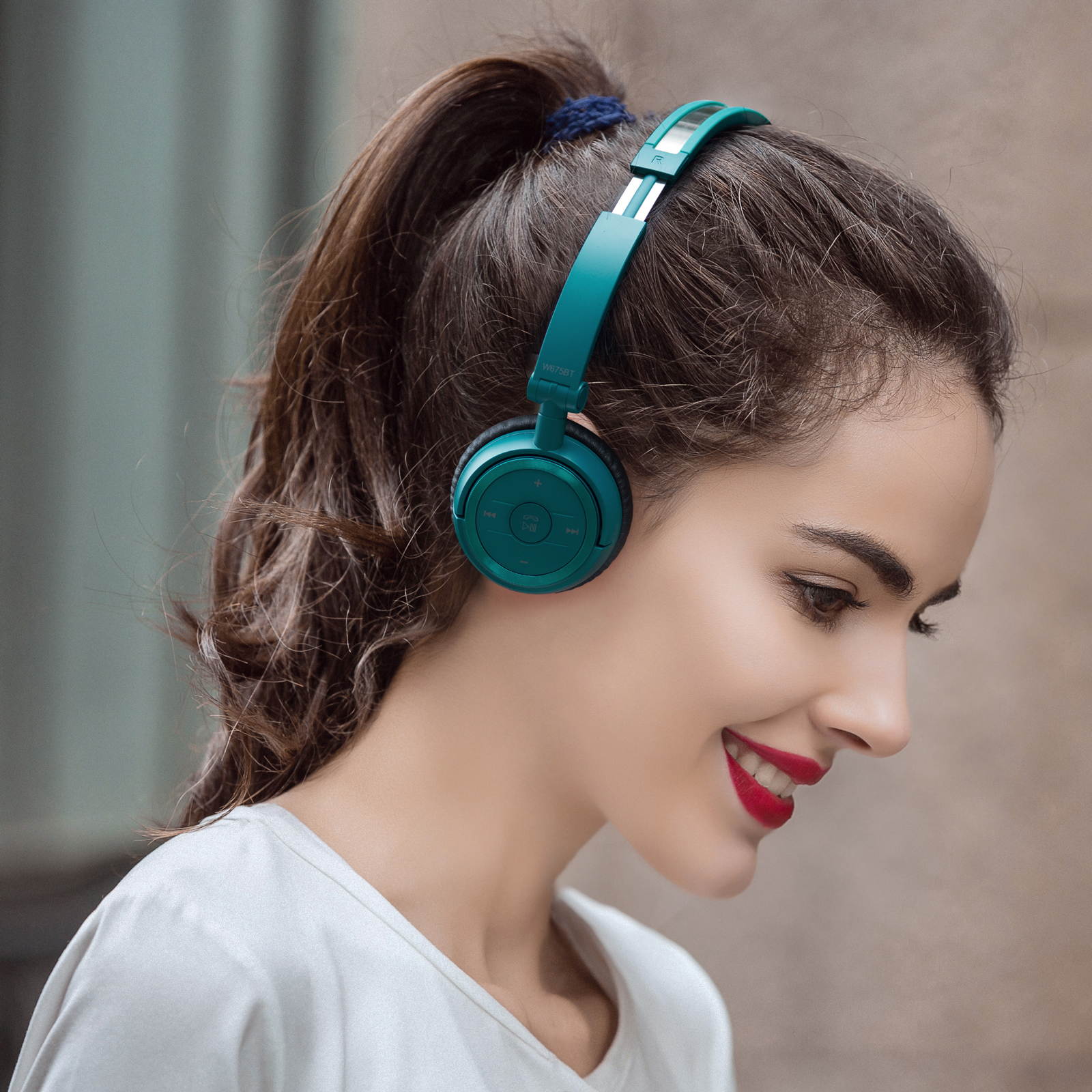 Edifier W675BT On-ear Bluetooth v4.1 Headphones Foldable with NFC Connect 40mm Drivers - Blue