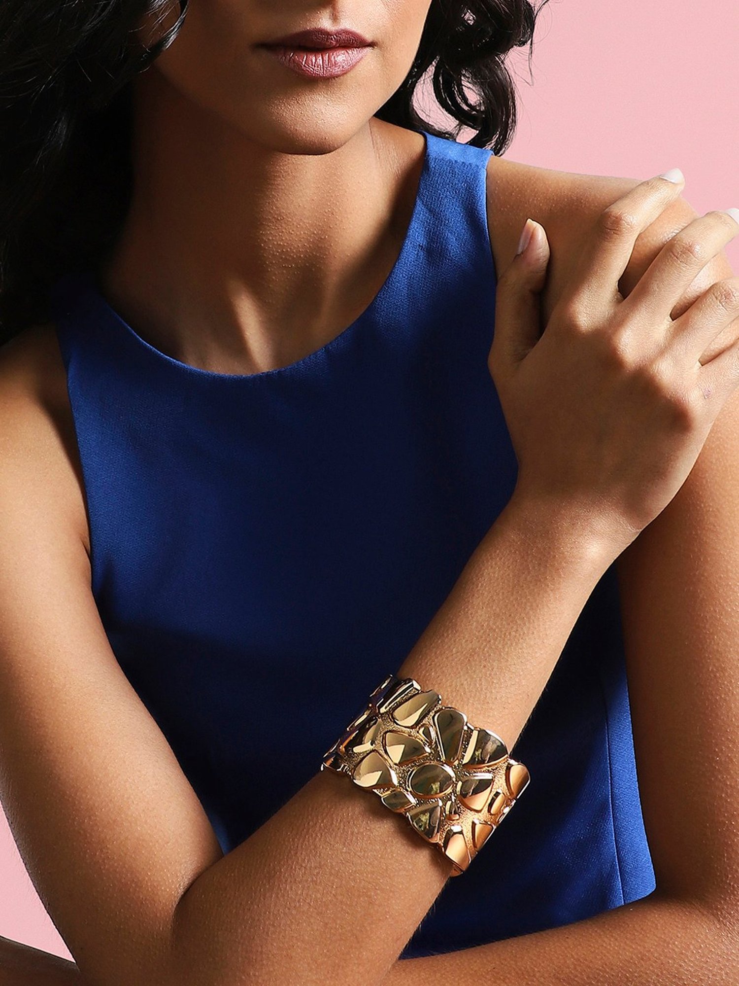 SOHI Metallic Pavement Bracelet For Women