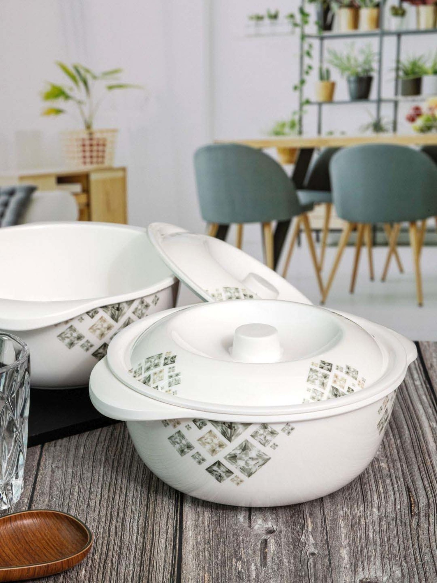 Nirlon Gas Compatible Aluminium Casserole with Bakelite Handle - 2.6 L