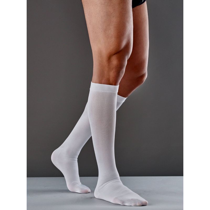 FUTURO Anti-Embolism Stockings Knee Length Closed Toe - Medium Regular - White