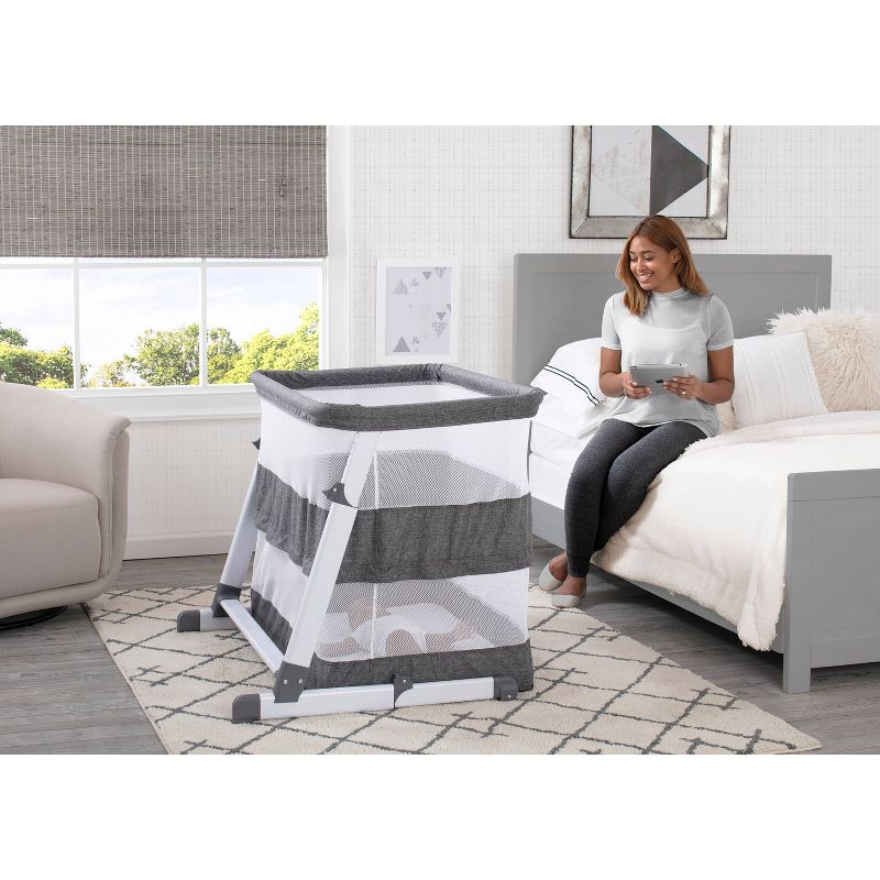 Simmons Kids' Room2Grow Newborn Bassinet to Infant Sleeper - Gray Tweed