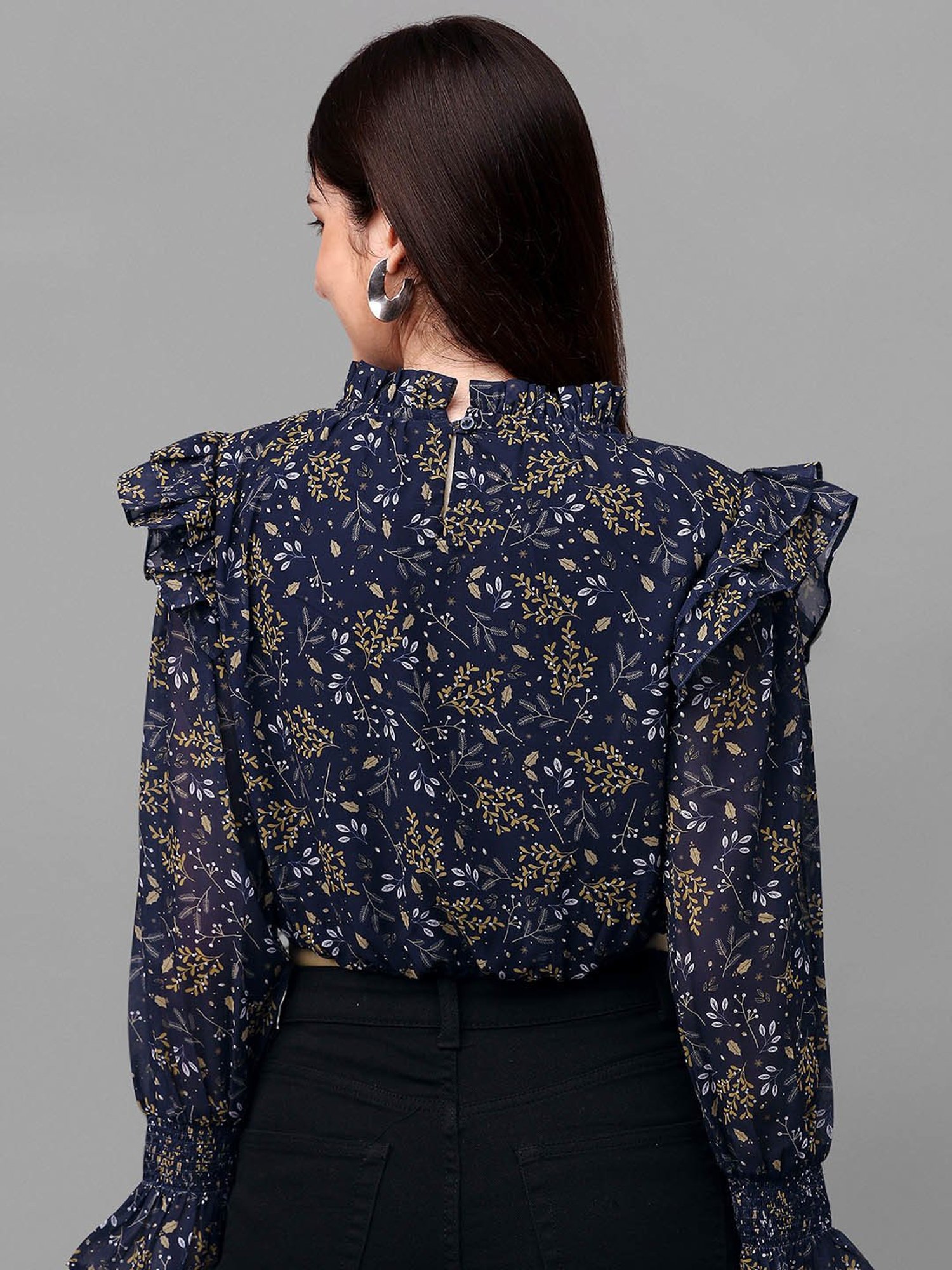 MASAKALI.CO Navy Floral Print Crop Top