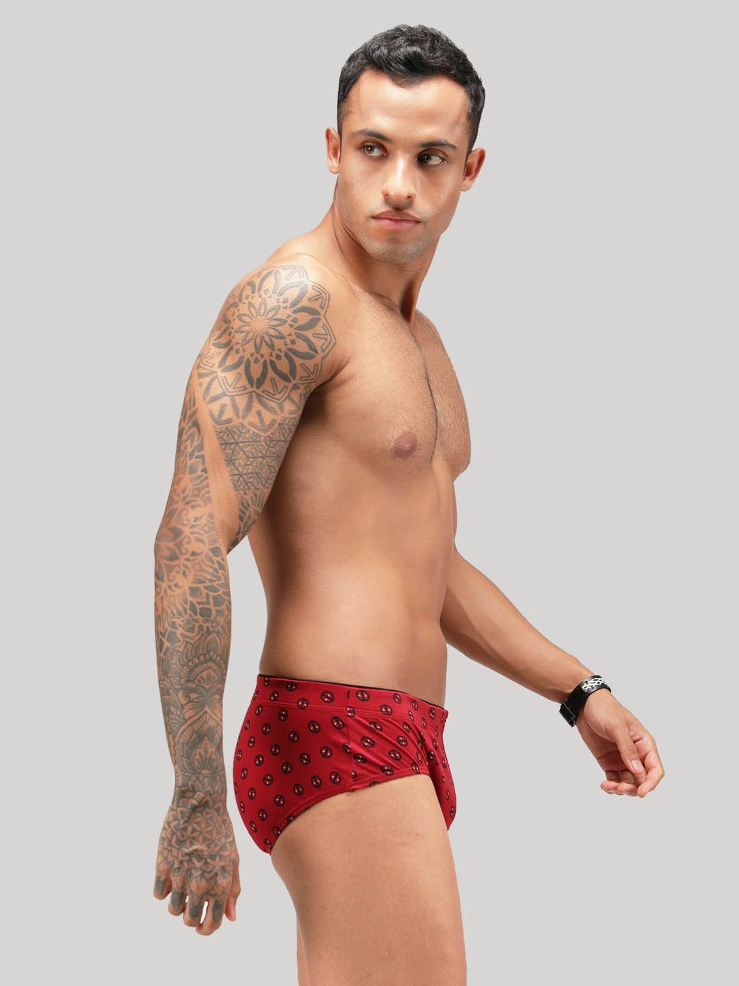 Zoiro Black & Chinese Red Regular Fit Printed Briefs - Pack Of 2