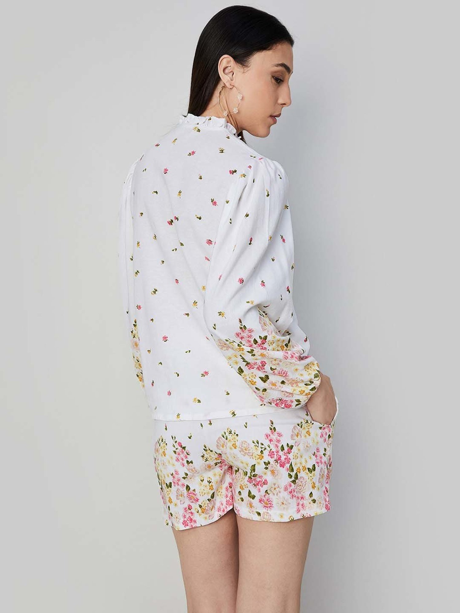 Code by Lifestyle Off-White Printed Top