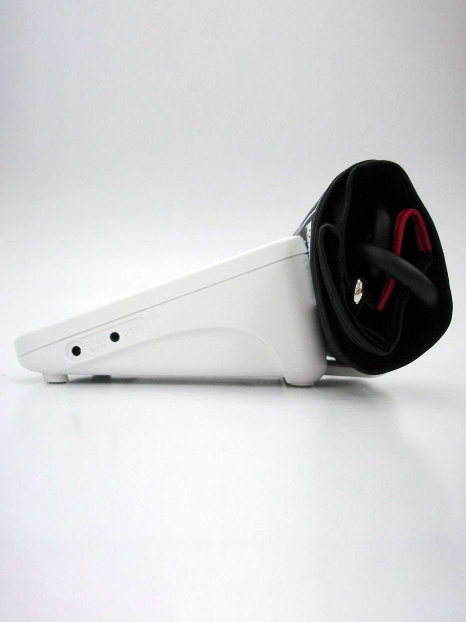 Accusure Simple Glucometer machine With 25 Test Strips (Black)