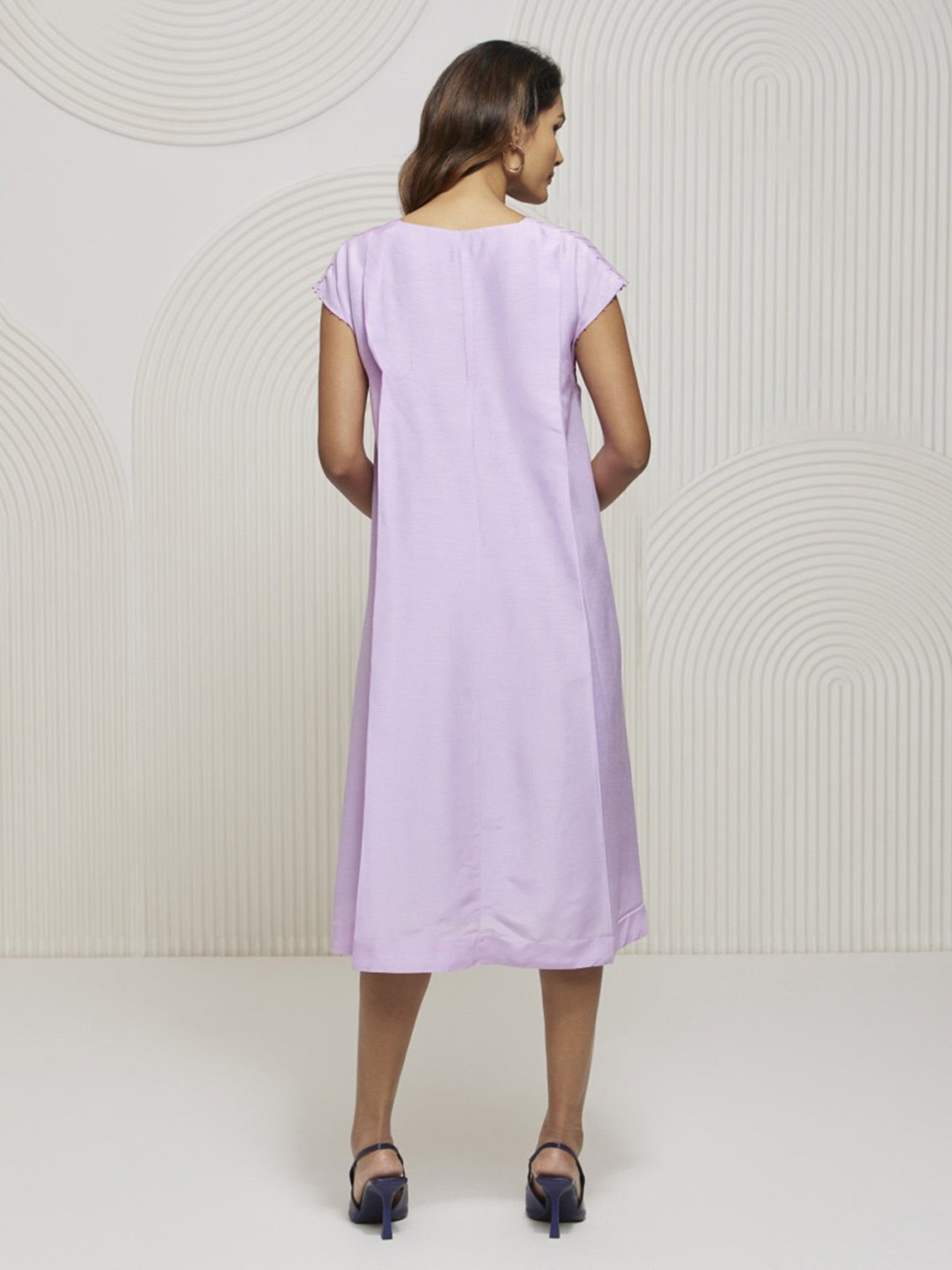 Artagai Lavender Relaxed Fit Dress with Belt and Kantha Embroidery At Front