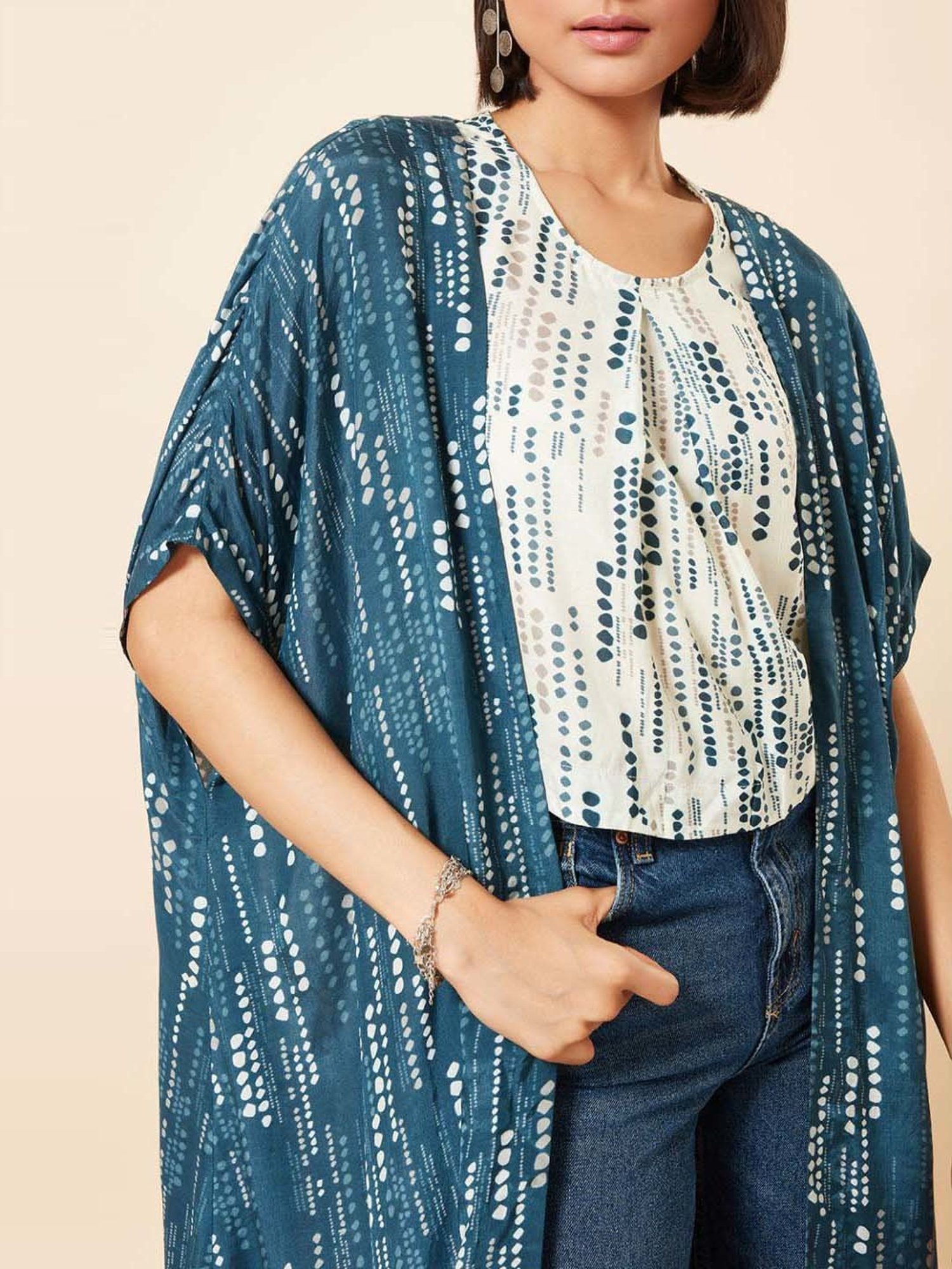 Marigold Lane Indigo Blue Printed Shrug