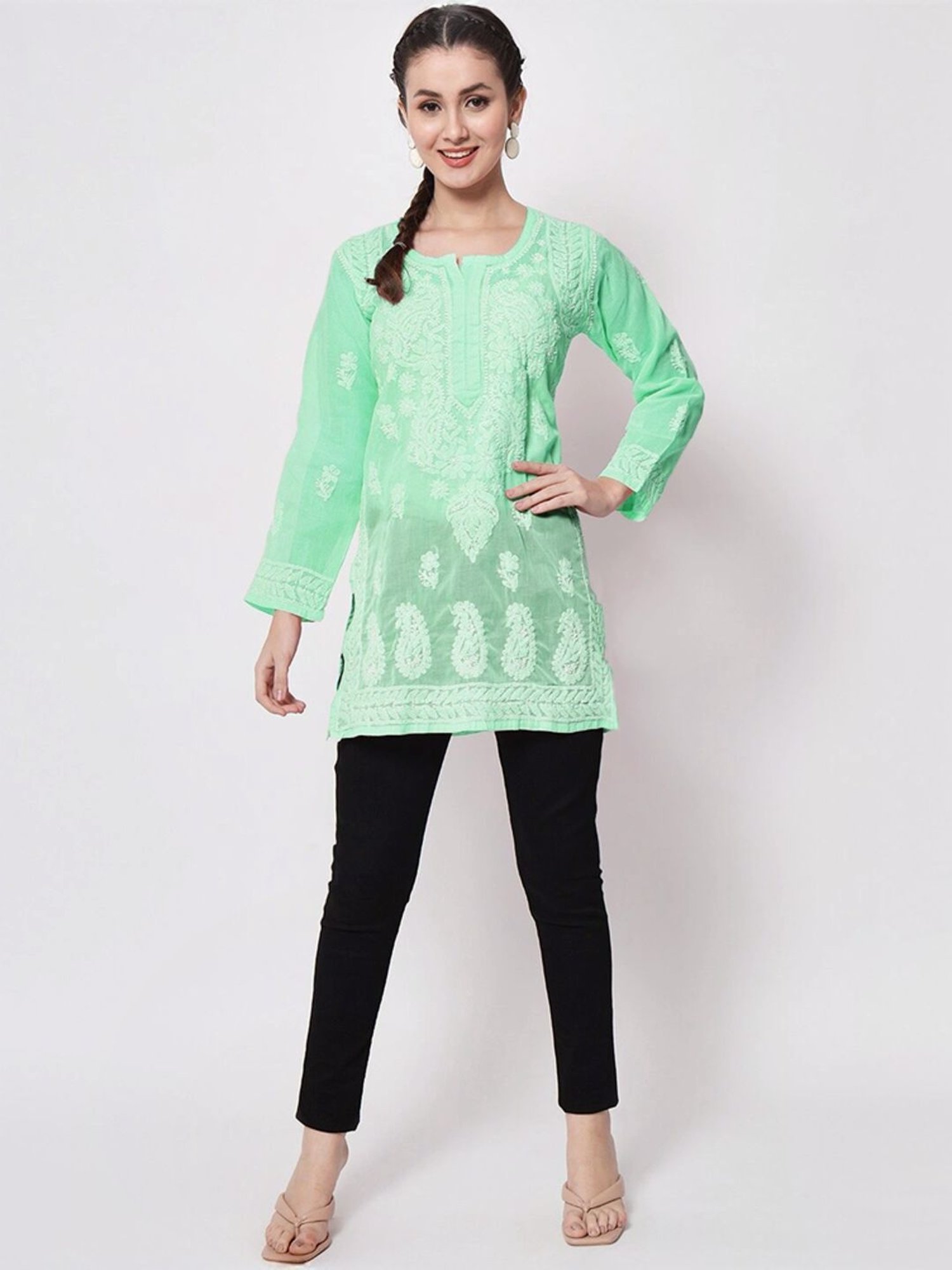 PARAMOUNT CHIKAN Green Cotton Hand Embroidered Chikankari Straight Kurti