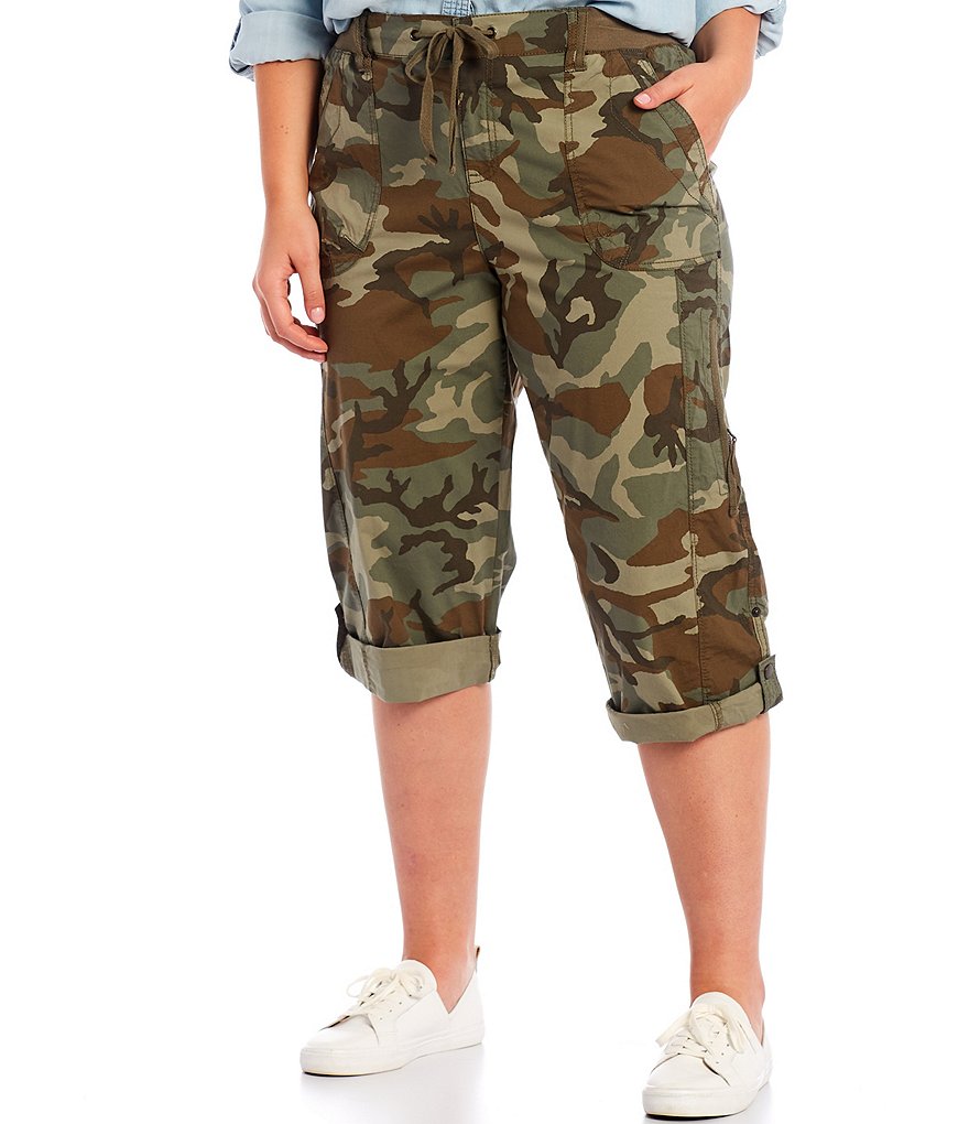 Intro Plus Size The Poppy Roll-Tab Hem Camo Print Capri