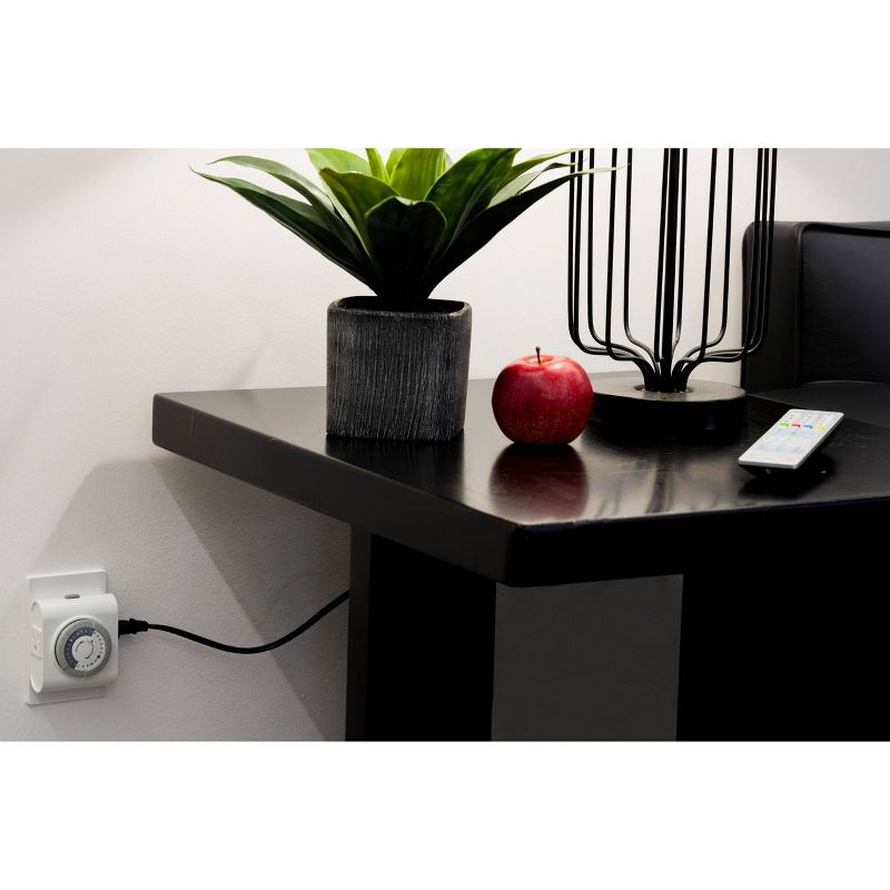 General Electric Indoor Mechanical Timer 24hr With 2 Outlets