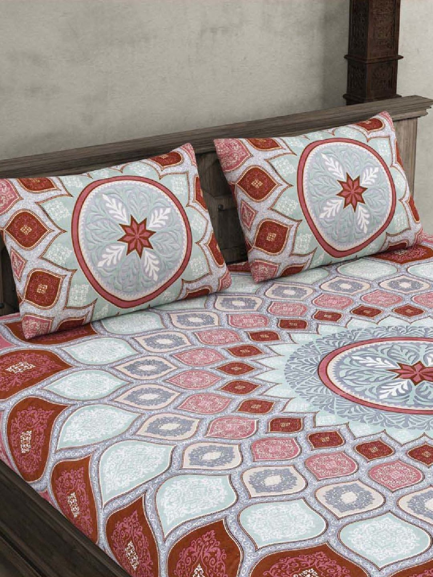 JaipurFabric Peach 240 TC 100% Cotton Sacred Shells Double Bedsheet with 2 Pillow Covers