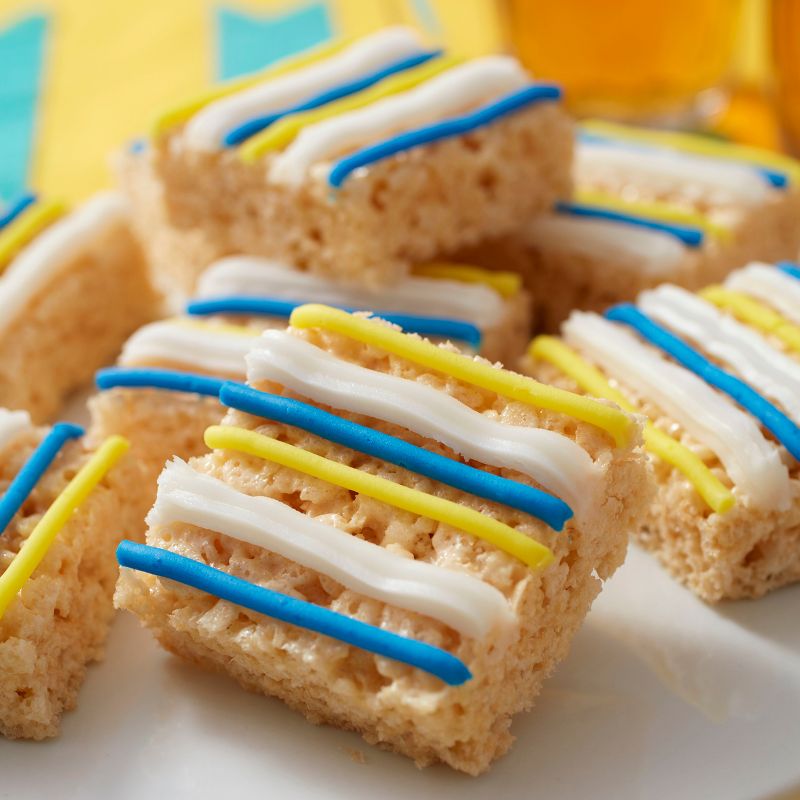 Wilton Blue Icing Pouch with Tips - 8oz