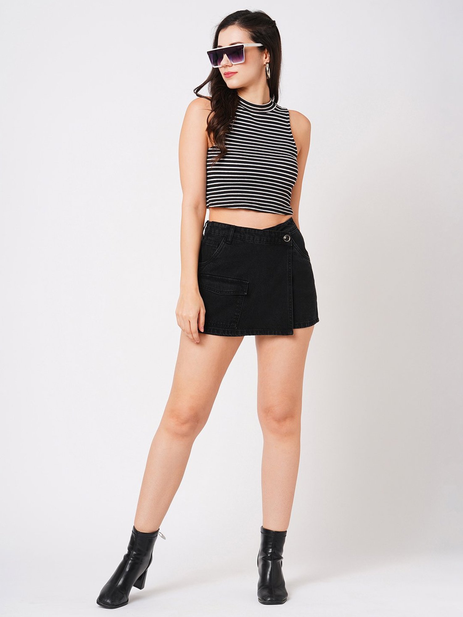 Globus Black Cotton Mini Skorts