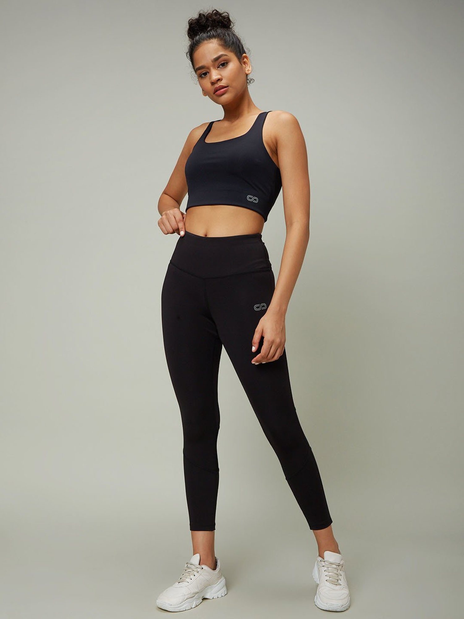 SILVERTRAQ Black Full Coverage Sports Bra
