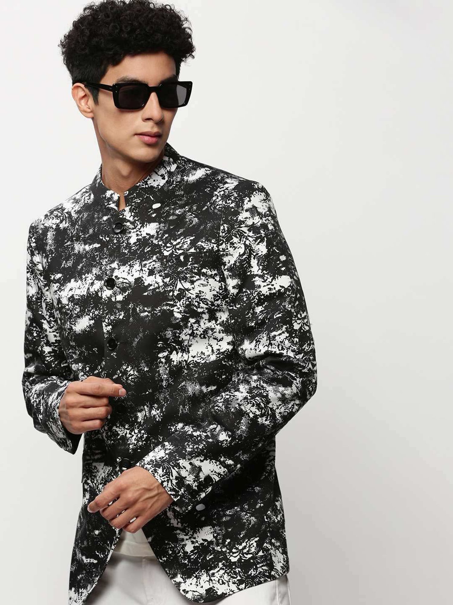 SHOWOFF Black Slim Fit Printed Blazer