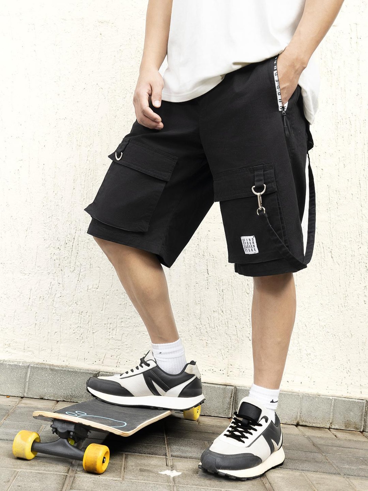 Hubberholme Men Cotton Relaxed Fit Mid-Rise Knee Length Shorts 5