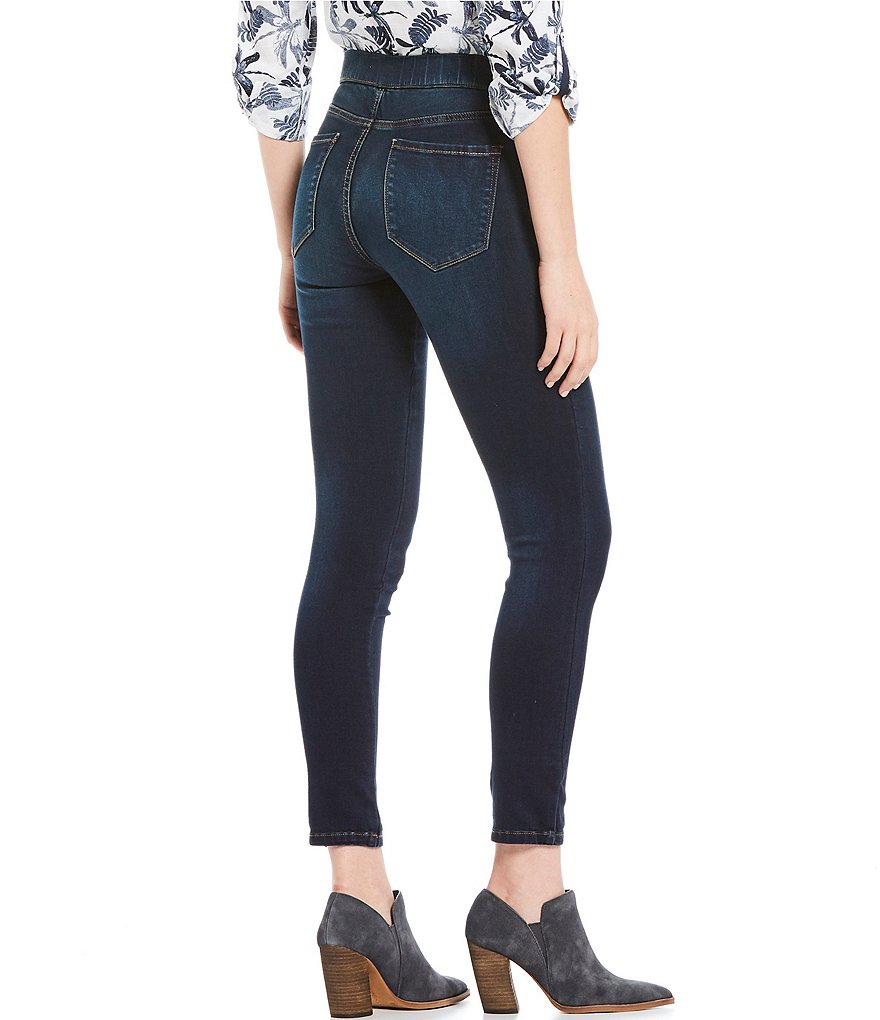 Commando Faux Leather Crocodile-Embossed Legging