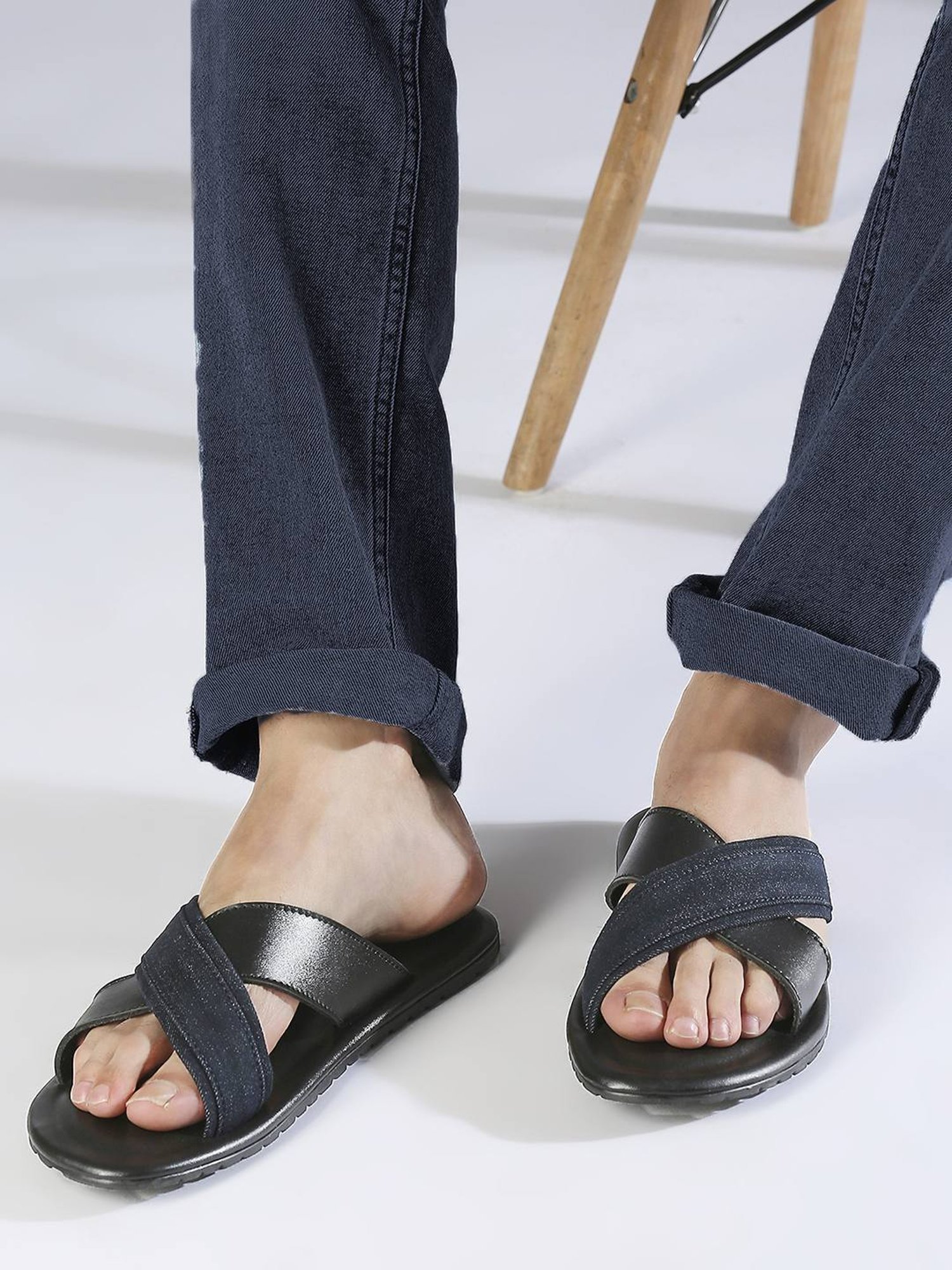 Privo by Inc.5 Men's Black Cross Strap Sandals